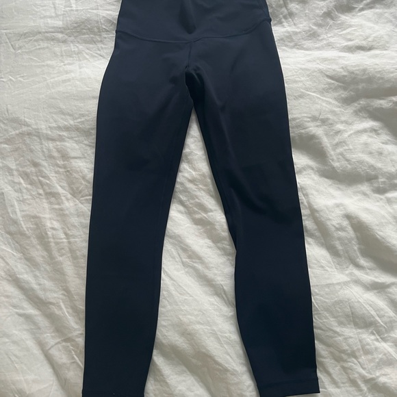 Wunder Under High-Rise Tight 25"
Full-On Luxtreme Navy sz 6 - Picture 5 of 5